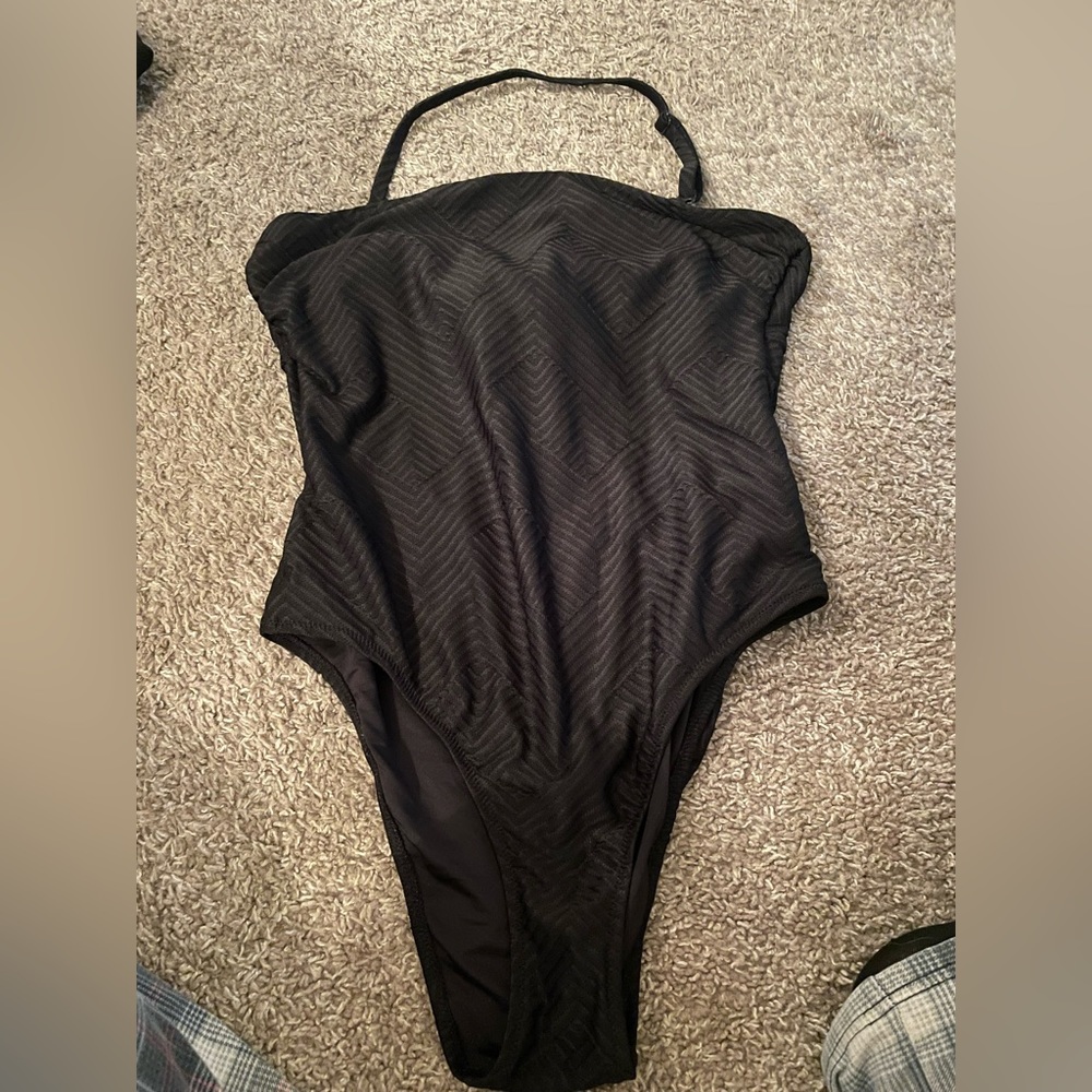 Black one pie black swimsuit medium